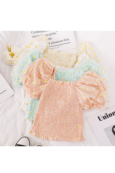 Ženska bluza kratkih rukava i cvjetnih motiva