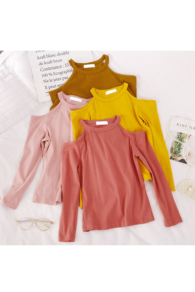 Γυναικεία μπλούζα με γυμνούς ώμους και μακριά μανίκια