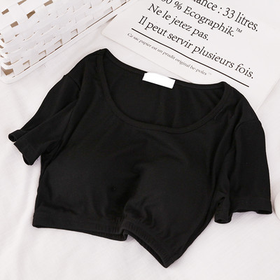 Κοντό γυναικείο μπλουζάκι με στρογγυλή λαιμόκοψη