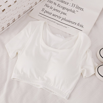 Κοντό γυναικείο μπλουζάκι με στρογγυλή λαιμόκοψη