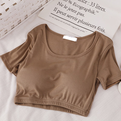 Κοντό γυναικείο μπλουζάκι με στρογγυλή λαιμόκοψη