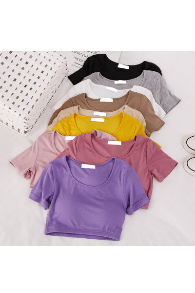 Κοντό γυναικείο μπλουζάκι με στρογγυλή λαιμόκοψη