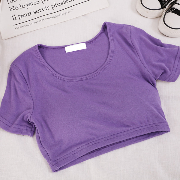 Κοντό γυναικείο μπλουζάκι με στρογγυλή λαιμόκοψη