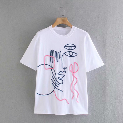 Γυναικείο φαρδύ μπλουζάκι με χρωματιστό κέντημα