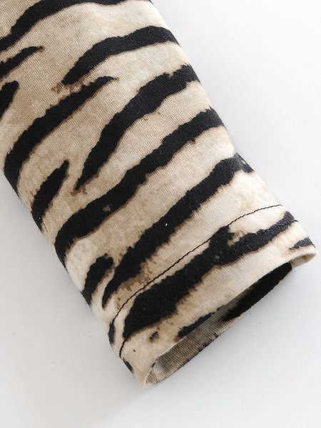 Κοντή  μπλούζα με άνιμαλ μοτίβο