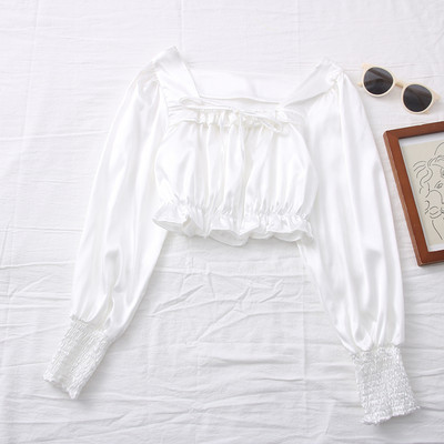 Γυναικεία κοντή μπλούζα σατέν με τετράγωνο ντεκολτέ