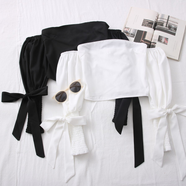 Casual γυναικεία μπλούζα με γυμνούς ώμους - λευκό και μαύρο χρώμα