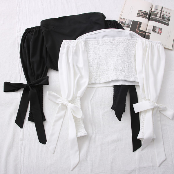 Casual γυναικεία μπλούζα με γυμνούς ώμους - λευκό και μαύρο χρώμα