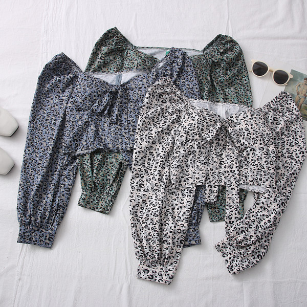 Novi model ženske bluze sa životinjskim uzorkom i lađa izrezom