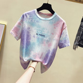 Πολύχρωμο γυναικείο μπλουζάκι με στρογγυλή λαιμόκοψη