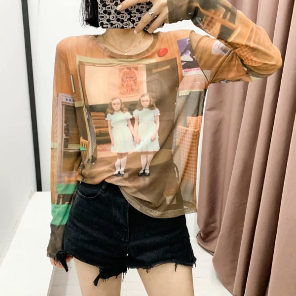 Γυναικεία μπλούζα με χρωματιστά μοτίβα και μακριά μανίκια