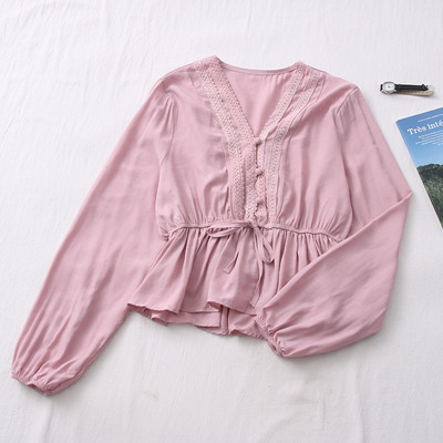 Naujo modelio moteriška palaidinė - su špico iškirpte ir sagomis