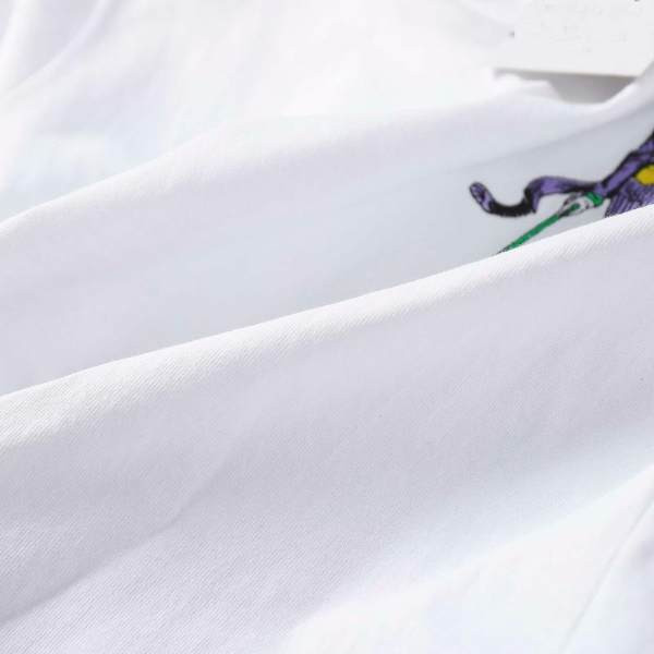 Casual λευκό μπλουζάκι με χρωματιστό κέντημα