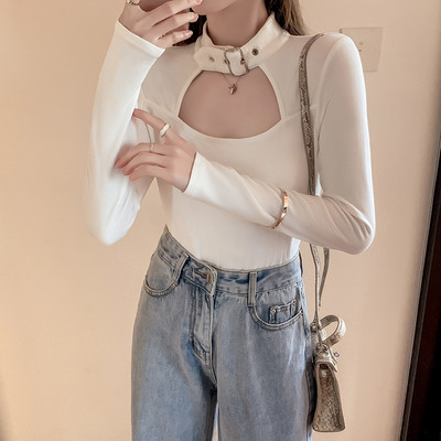 Moderna ženska bluza sa izrezom i kopčom