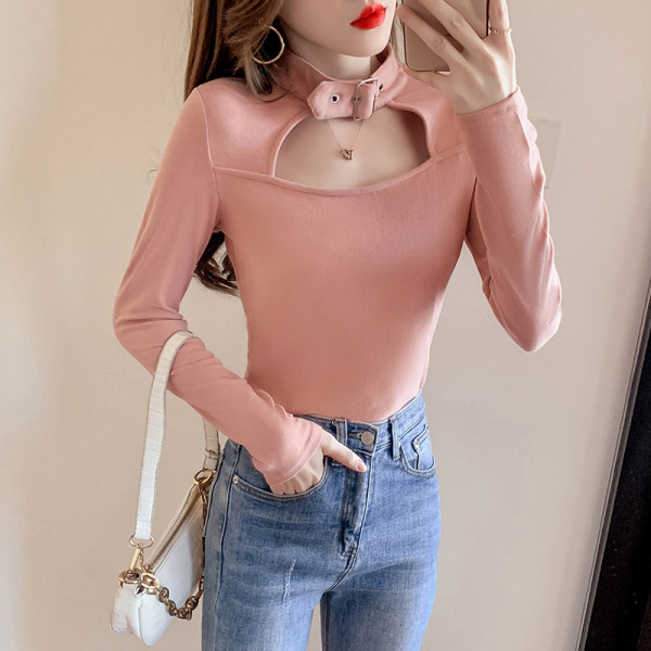 Moderna ženska bluza sa izrezom i kopčom