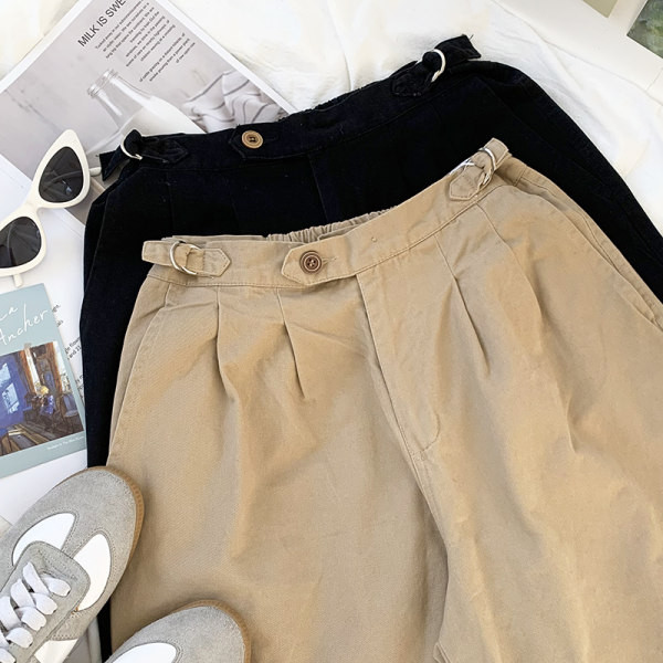 Ženske kratke hlače na kopčanje i visokog struka