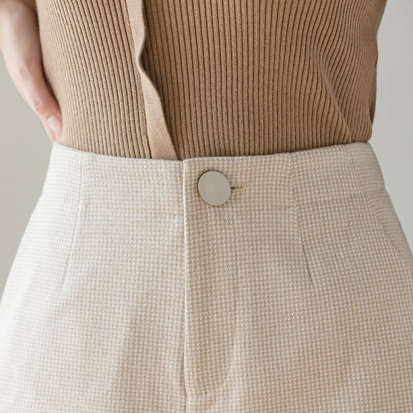 Casual γυναικεία σορτς με κουμπιά και ψηλή μέση