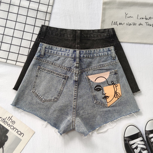 Κοντό τζιν μοντέρνο γυναικείο με απλικέ και ψηλή μέση