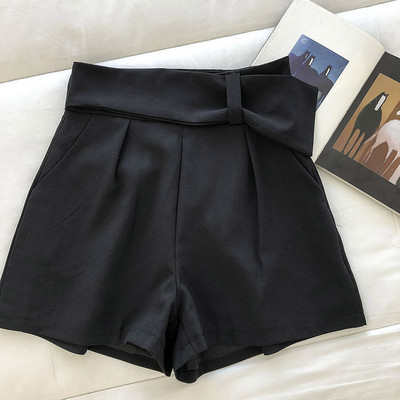 Šortai su diržu ir aukštu juosmeniu