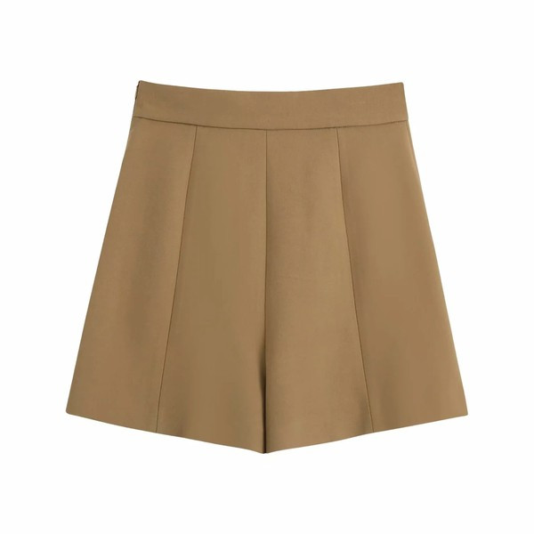 Μοντέρνα σορτς με κουμπιά και τσέπες