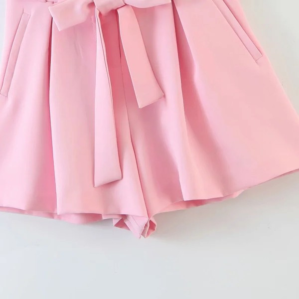 Μοντέρνα σορτς με ζώνη σε ροζ χρώμα