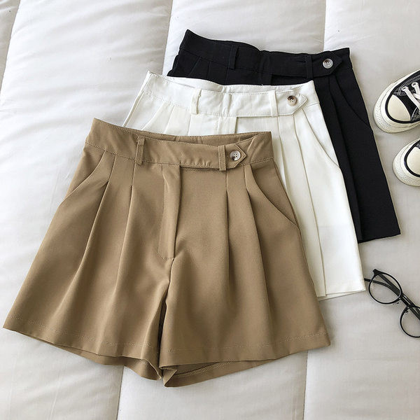 Νέο μοντέλο γυναικεία σορτς με ψηλή μέση και κουμπί