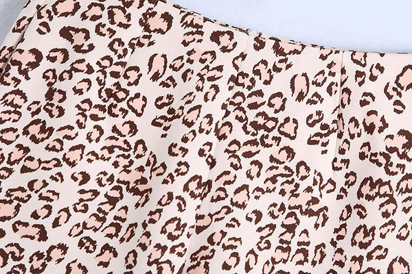 Casual γυναικεία σορτς με άνιμαλ μοτίβο και ψηλή μέση