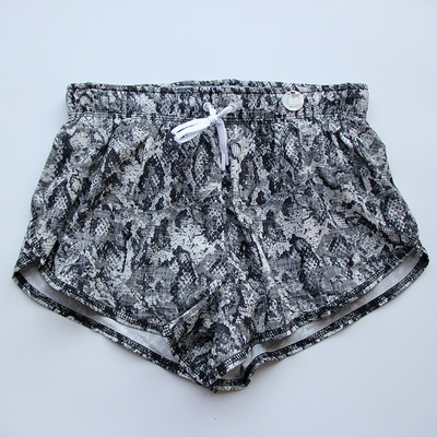 Novi model ženskih kratkih hlačica - pogodnih za sport