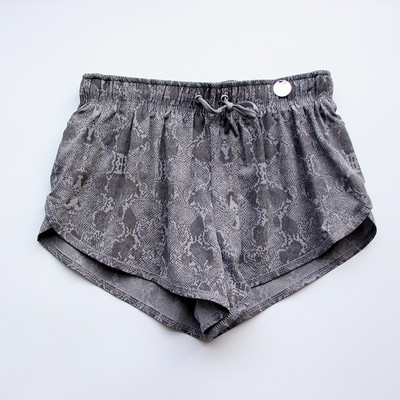 Novi model ženskih kratkih hlačica - pogodnih za sport