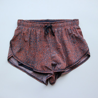 Novi model ženskih kratkih hlačica - pogodnih za sport