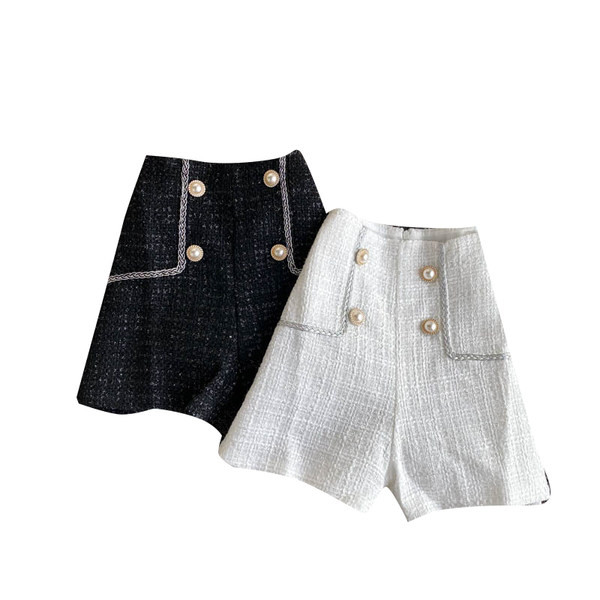 Μοντέρνα γυναικεία σορτς με ψηλή μέση και κουμπιά