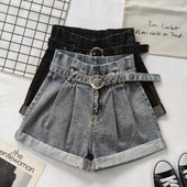 Γυναικεία σορτς με τσέπες και ζώνη σε γκρι και μαύρο χρώμα