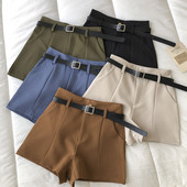 Μοντέρνο παντελόνι με ζώνη και ψηλή μέση