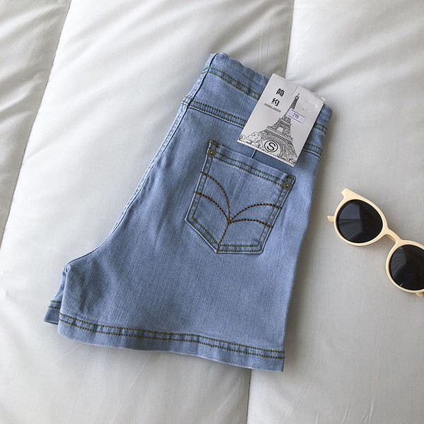 Κοντά τζιν με τσέπες και φερμουάρ