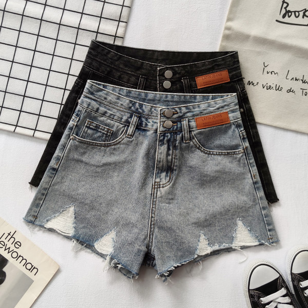 Σορτς τζιν με σκισμένα σχέδια και τσέπες