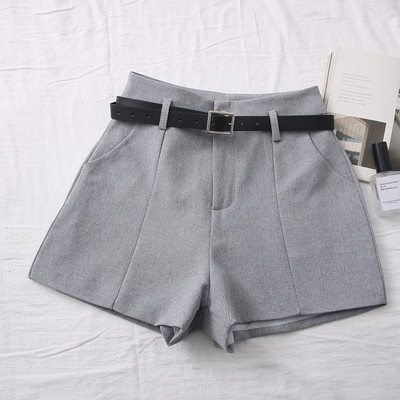 Mūsdienīgi sieviešu šorti ar jostiņu un kabatām – vairākās krāsās