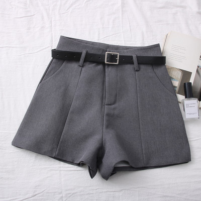 Mūsdienīgi sieviešu šorti ar jostiņu un kabatām – vairākās krāsās