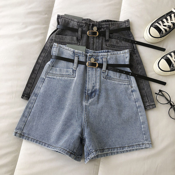 Kratke moderne traperice s remenom i džepovima