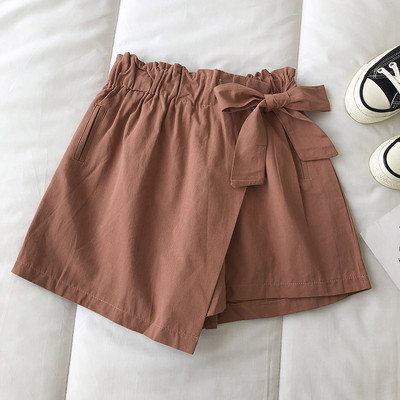 Ženske kratke hlače s trakom