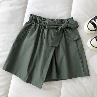 Ženske kratke hlače s trakom