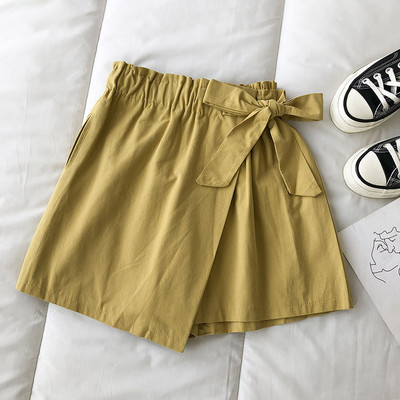 Ženske kratke hlače s trakom