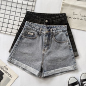 Γυναικεία τζιν με τσέπες και ψηλή μέση - κλασικό μοντέλο