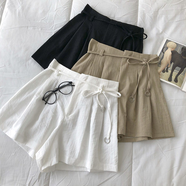 Γυναικεία σορτς με κορδόνια 