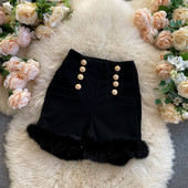 Γυναικεία σορτς σε μαύρο χρώμα με κουμπιά