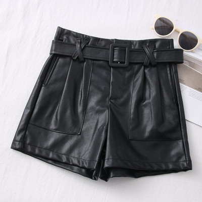Naujo modelio moteriški šortai su dirbtinės odos dirželiu