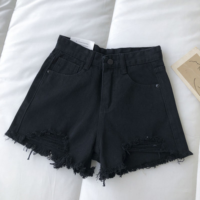 Κοντά τζιν με τσέπες και σκισμένα μοτίβα