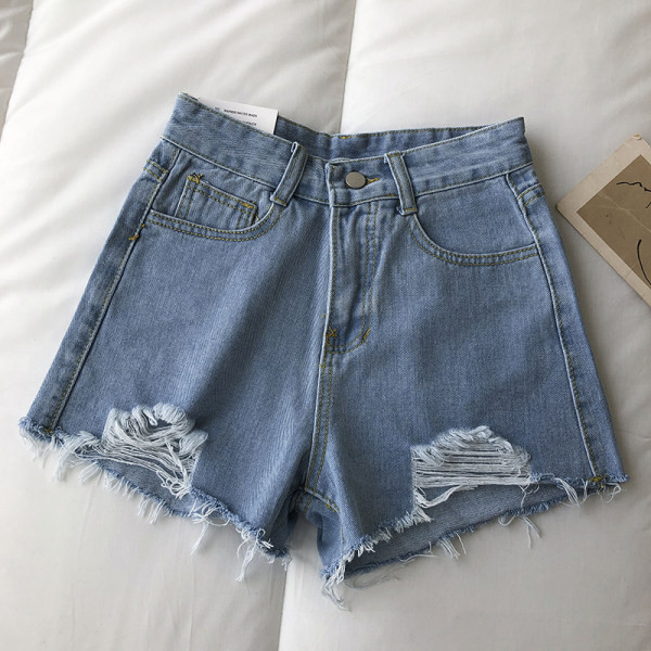 Κοντά τζιν με τσέπες και σκισμένα μοτίβα