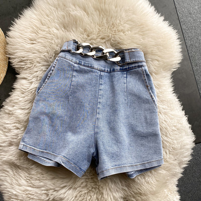 Ženske traperice s metalnim lancem