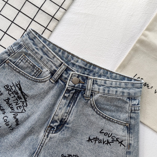 Ženske traper kratke hlače s poderanim uzorkom