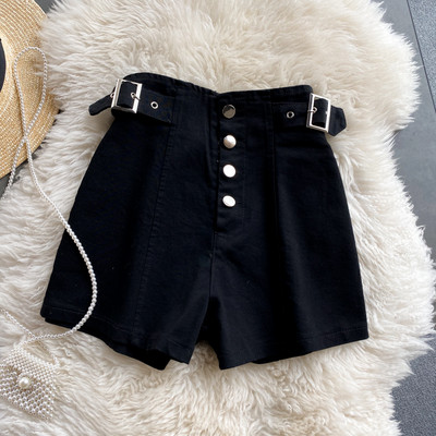 Ženske kratke hlače s gumbima u crnoj boji